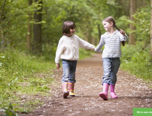 Hand in hand de wereld in, wie loopt een stukje mee?