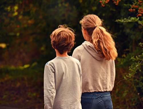 Heb jij, om de week, een fijne plek voor deze broer (7) of zus (11)?